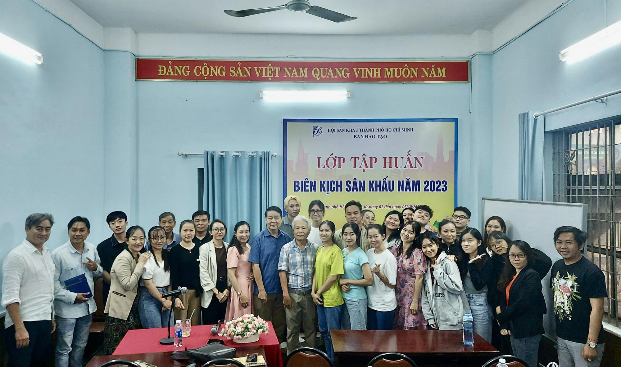 Đạo diễn Trần Ngọc Giàu, Trần Văn Hưng đau đáu với nghề biên kịch sân khấu