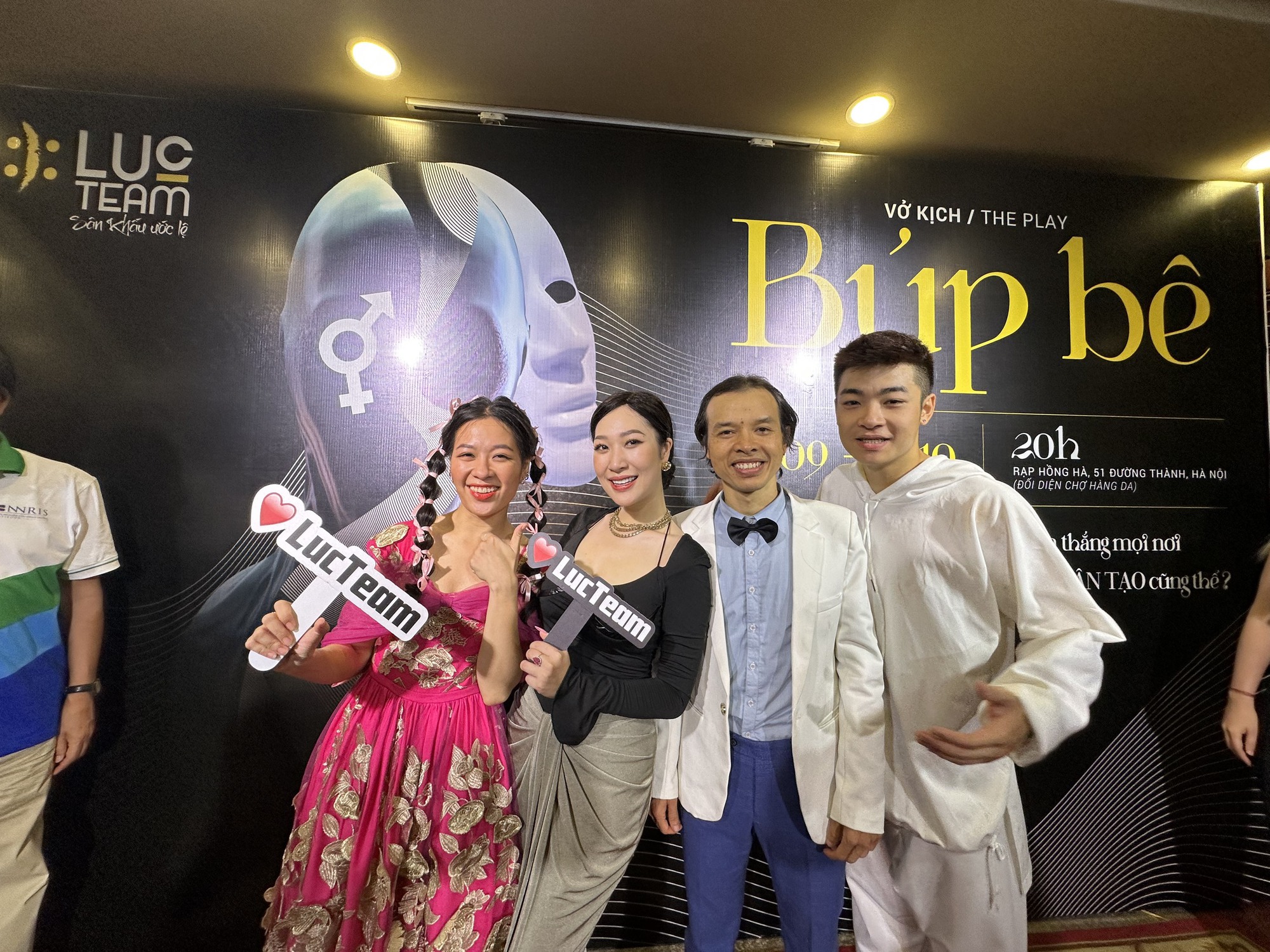 Khán giả thích “Búp bê” của Trần Lực