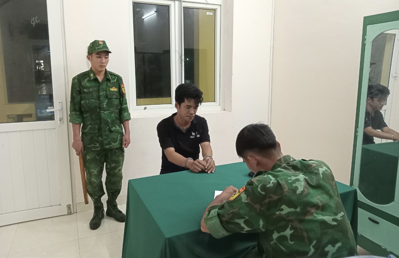 Kẻ g&acirc;y rối ở TP HCM bị bắt tại một qu&aacute;n c&agrave; ph&ecirc; ở Campuchia - Ảnh 2.