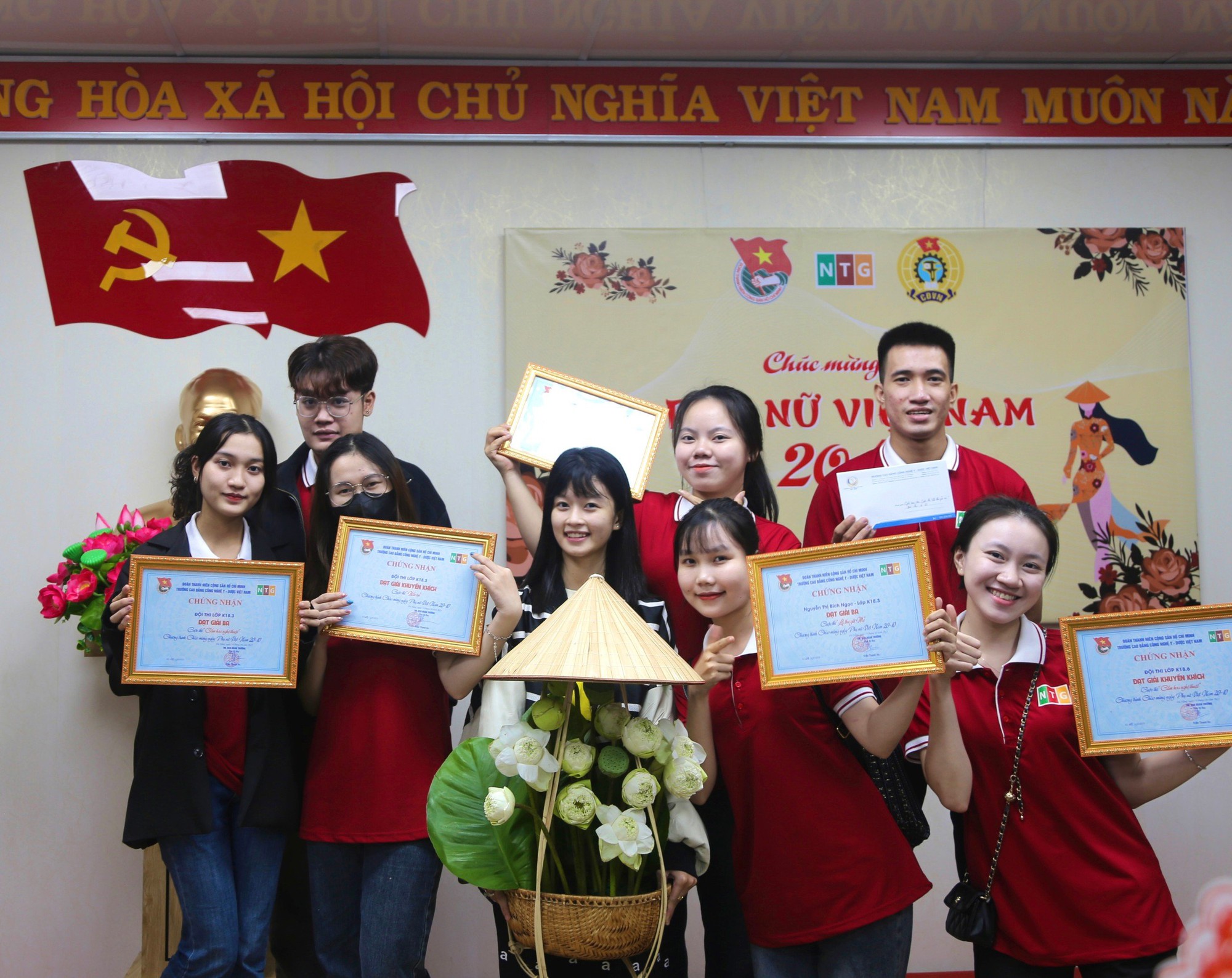 Nhiều hoạt động hướng tới Ng&agrave;y Phụ nữ Việt Nam tại Trường Cao đẳng C&ocirc;ng nghệ Ngoại thương - Ảnh 2.