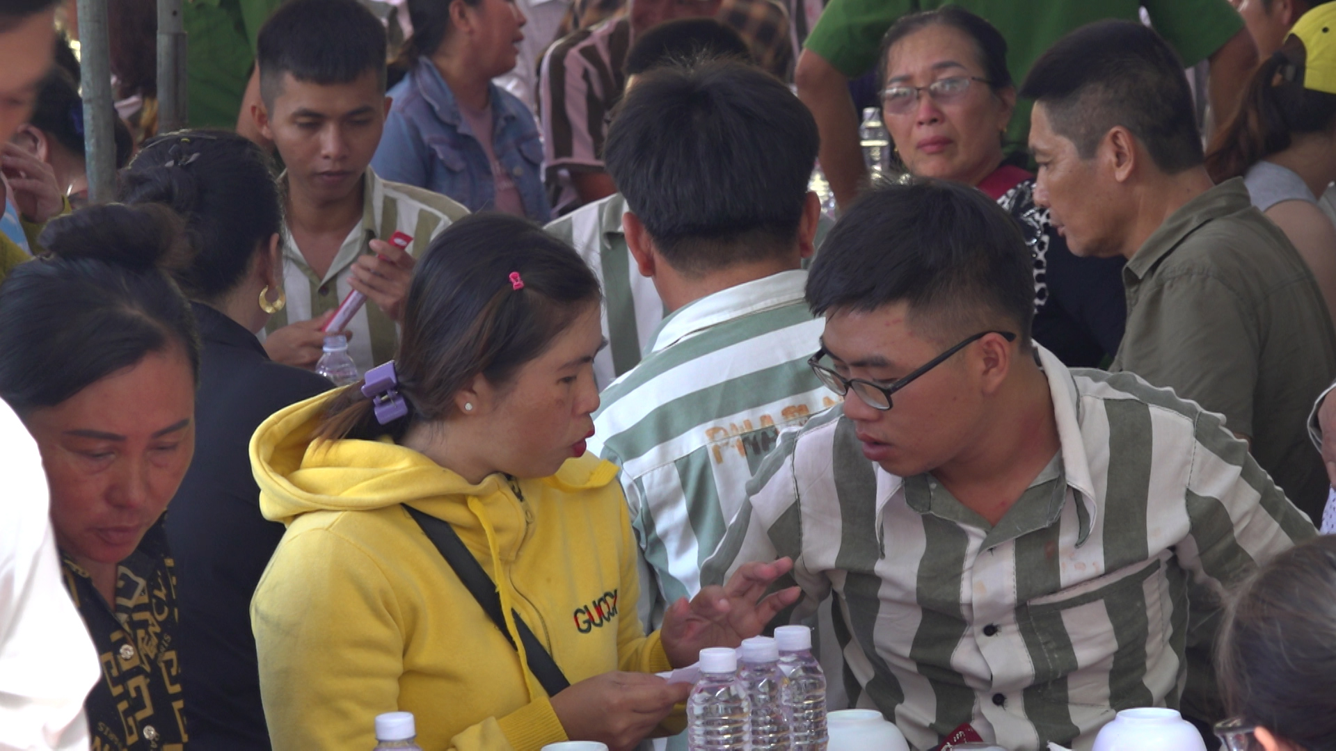 Phạm nhân nữ ở Cà Mau thi nấu ăn, cắm hoa nhân ngày 20-10 - Ảnh 2.