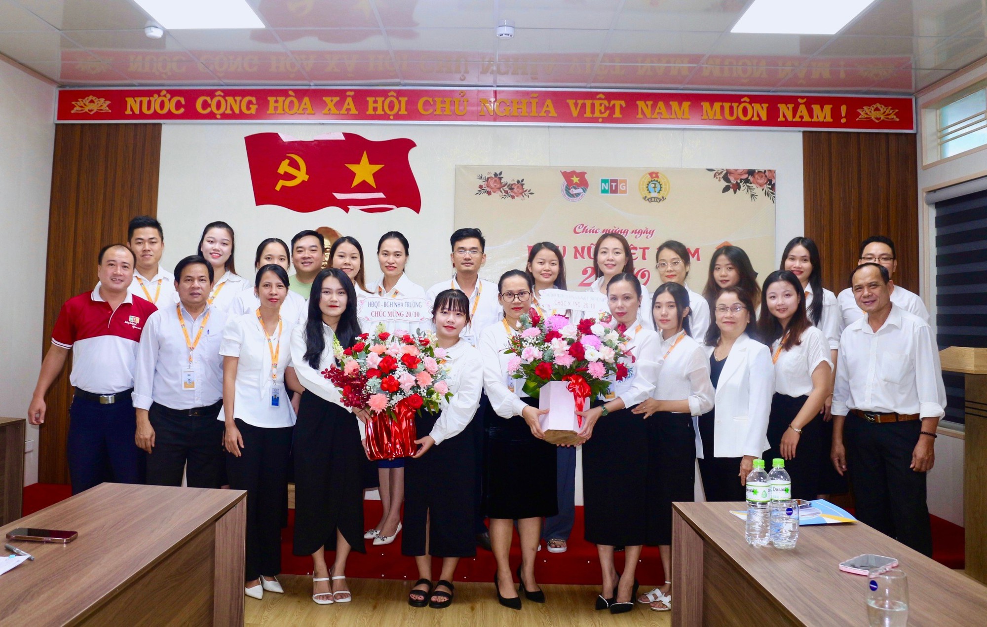 Nhiều hoạt động hướng tới Ngày Phụ nữ Việt Nam tại Trường Cao đẳng Công nghệ Ngoại thương