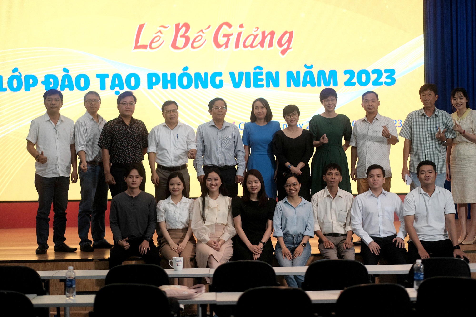 Bế giảng lớp đào tạo phóng viên mới của Báo Người Lao Động