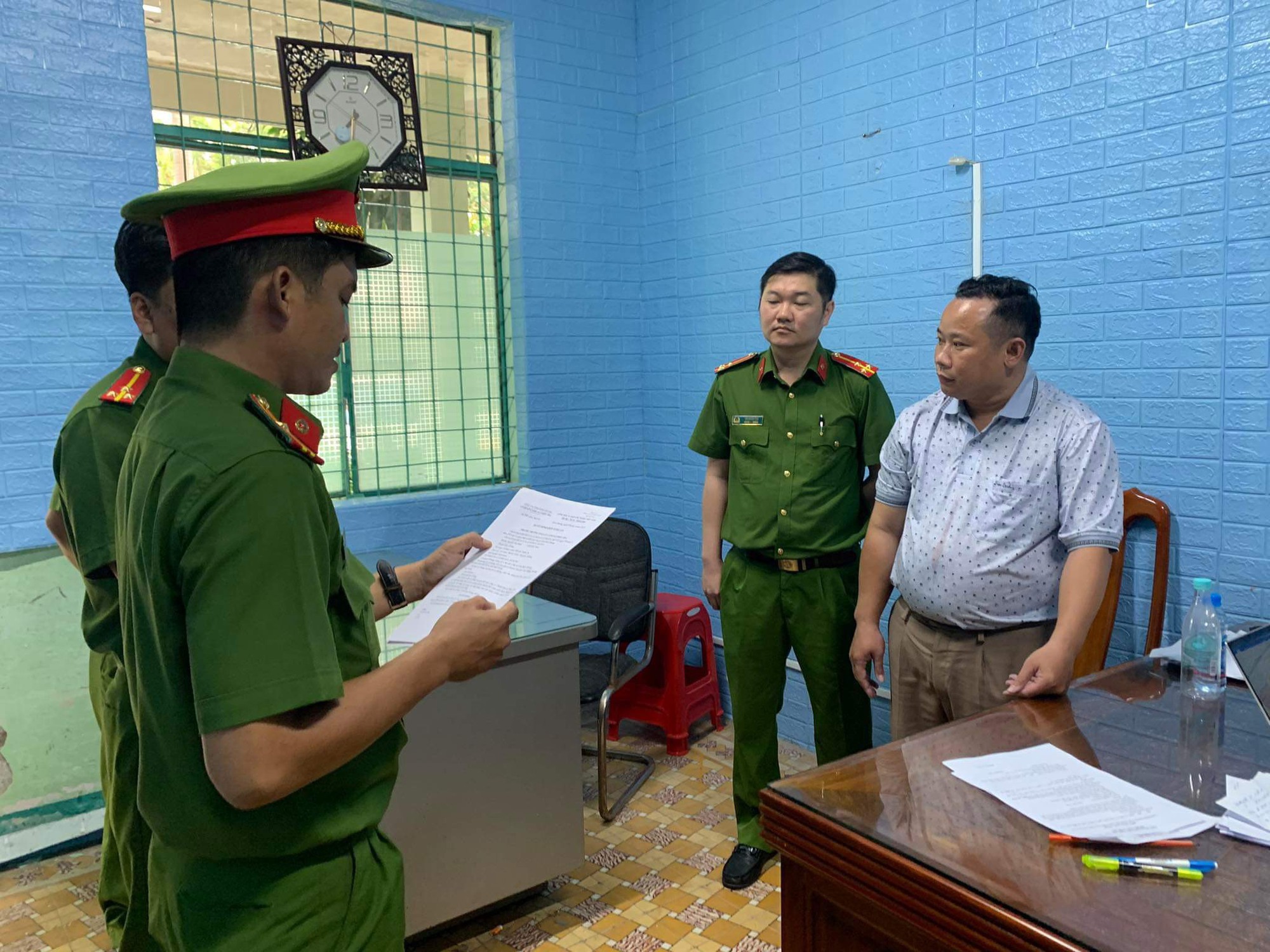 Bắt một gi&aacute;m đốc c&ocirc;ng ty bất động sản ở B&igrave;nh Dương - Ảnh 1.