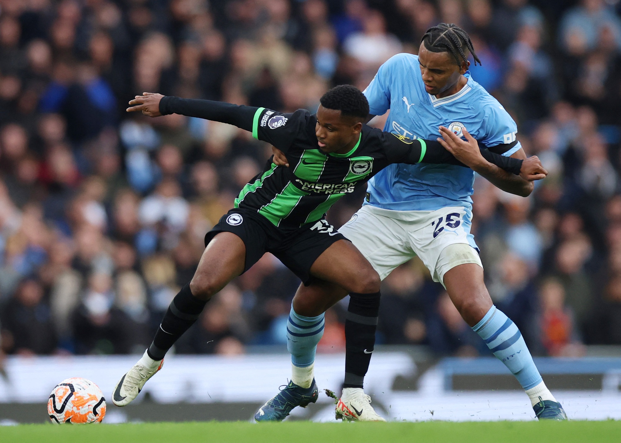 Haaland giải cơn kh&aacute;t b&agrave;n thắng, Man City thắng Brighton l&ecirc;n ng&ocirc;i đầu - Ảnh 5.