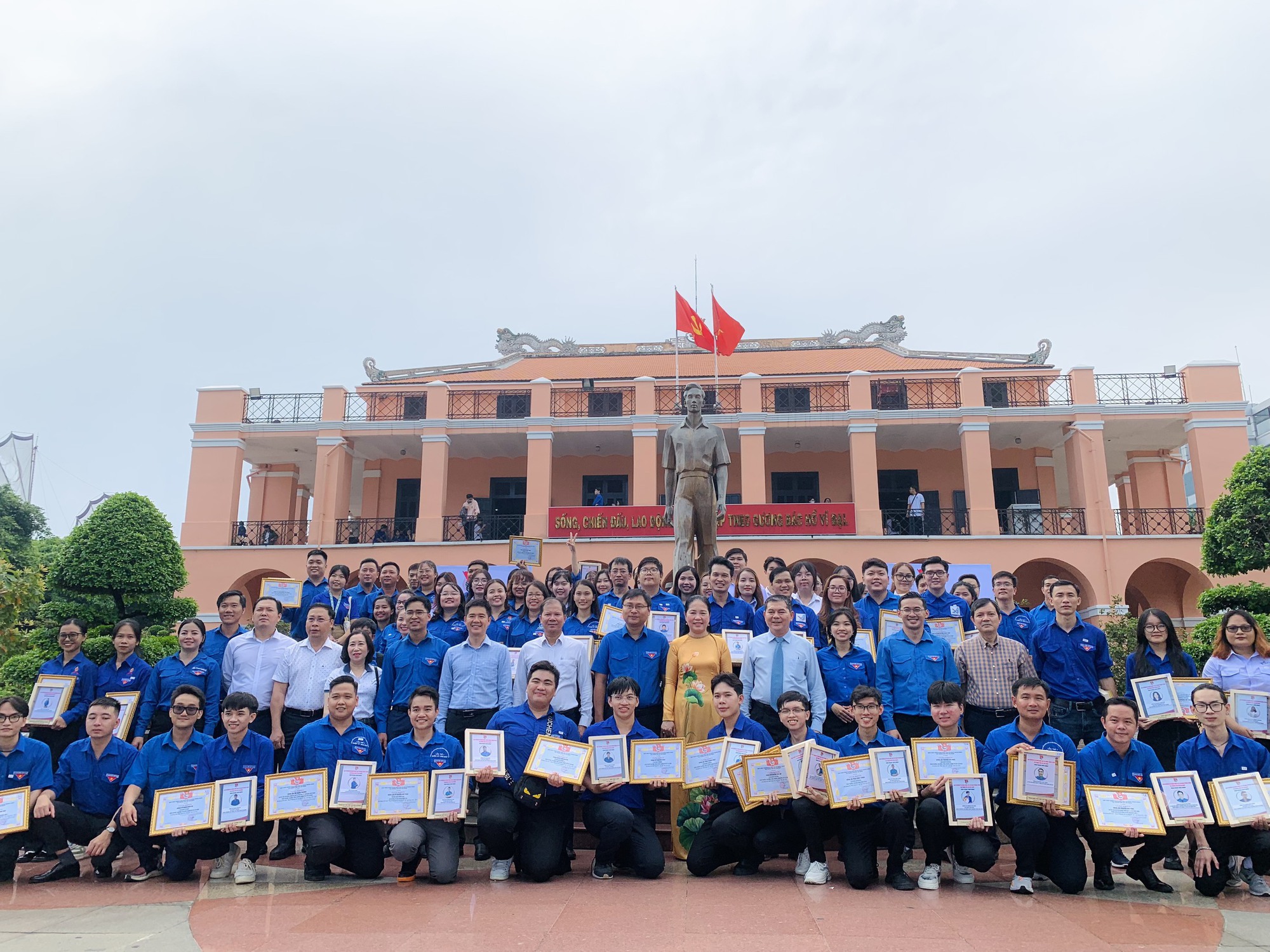Đoàn Khối các cơ quan Trung ương tại TP HCM tuyên dương 90 gương điển hình