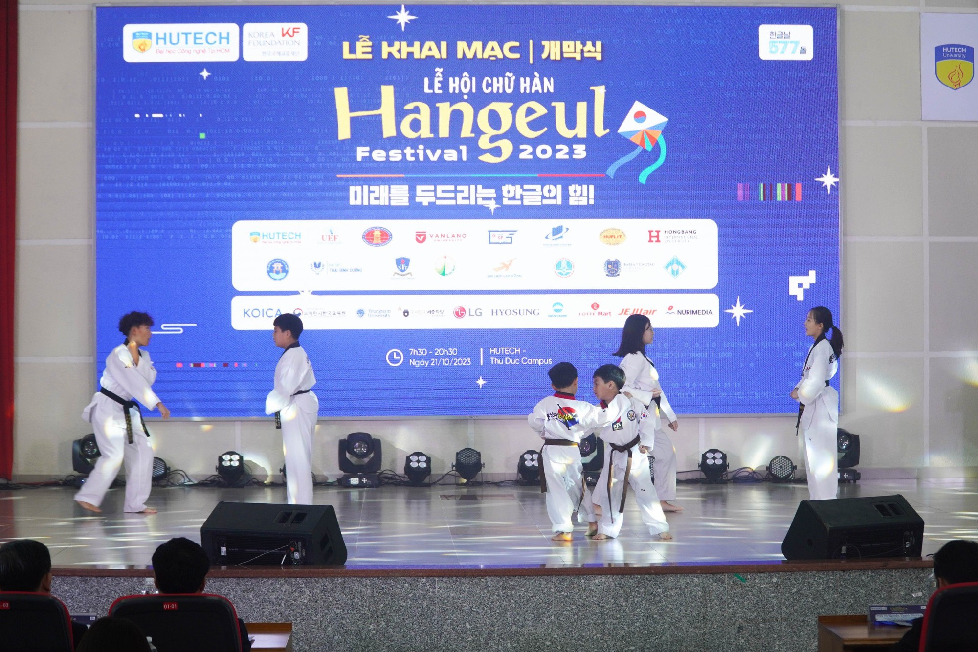Sinh viên ngôn ngữ Hàn của 18 trường ĐH thi thố tài năng