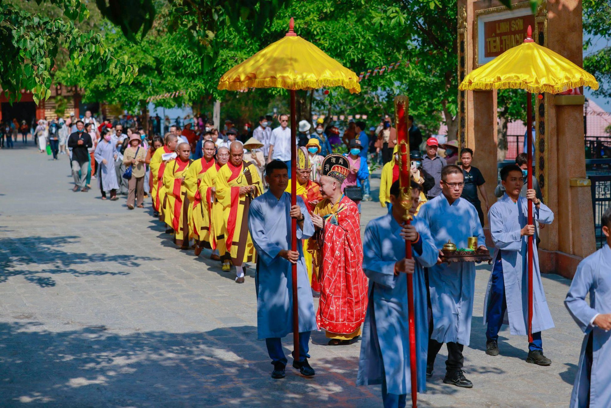 Phật tử mong chờ ng&agrave;y lễ V&iacute;a Qu&aacute;n Thế &Acirc;m xuất gia tại n&uacute;i B&agrave; Đen T&acirc;y Ninh - Ảnh 2.