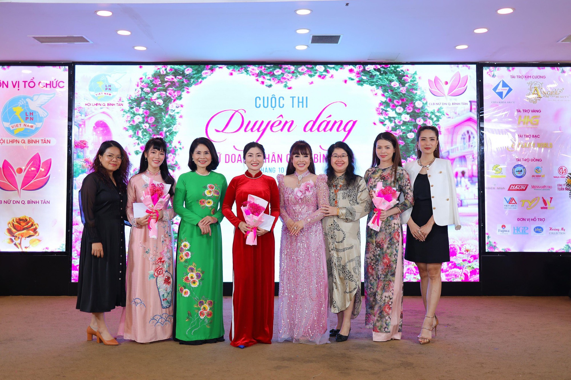 Đỗ Thị Mỹ Oanh đoạt Giải nhất cuộc thi Duy&ecirc;n d&aacute;ng &aacute;o d&agrave;i. - Ảnh 2.