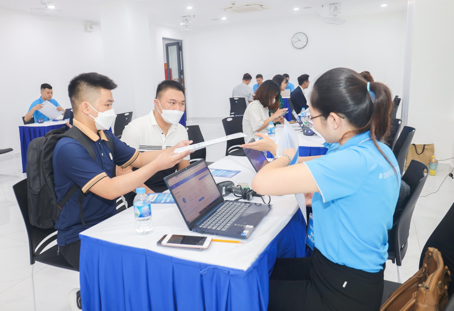 Thị trường lao động toàn cầu thiếu hụt nhân tài trầm trọng, bất chấp sa thải hàng loạt