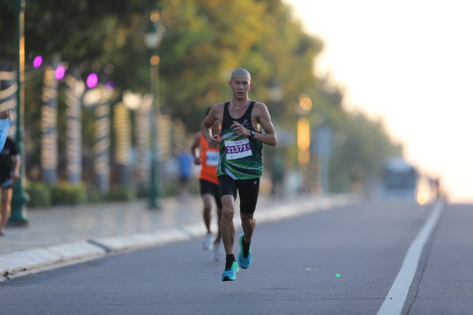 Cựu tuyển thủ Phạm Thị B&igrave;nh chinh phục Phan Thiết Marathon 2023 - Ảnh 10.