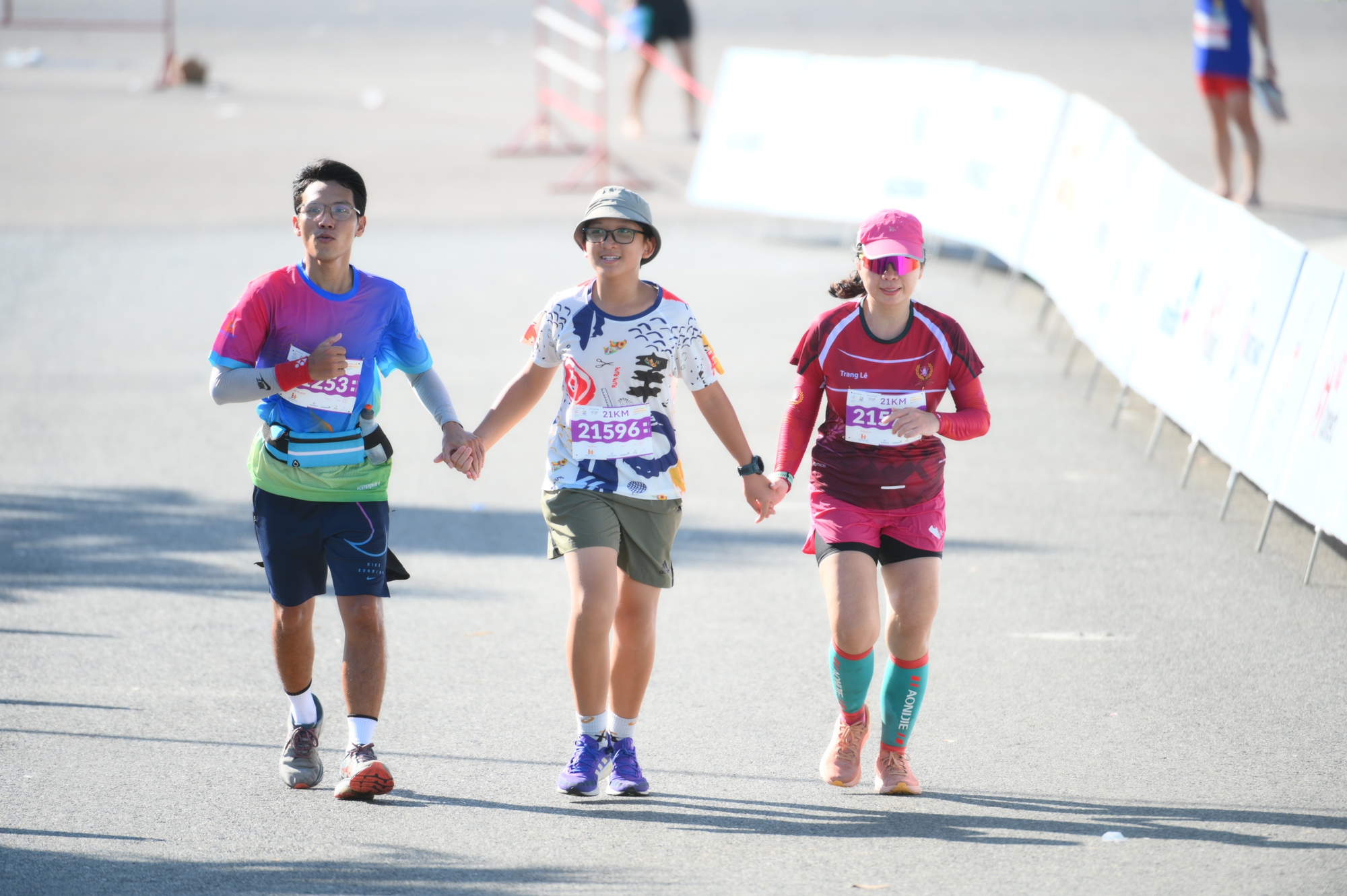 Cựu tuyển thủ Phạm Thị B&igrave;nh chinh phục Phan Thiết Marathon 2023 - Ảnh 13.