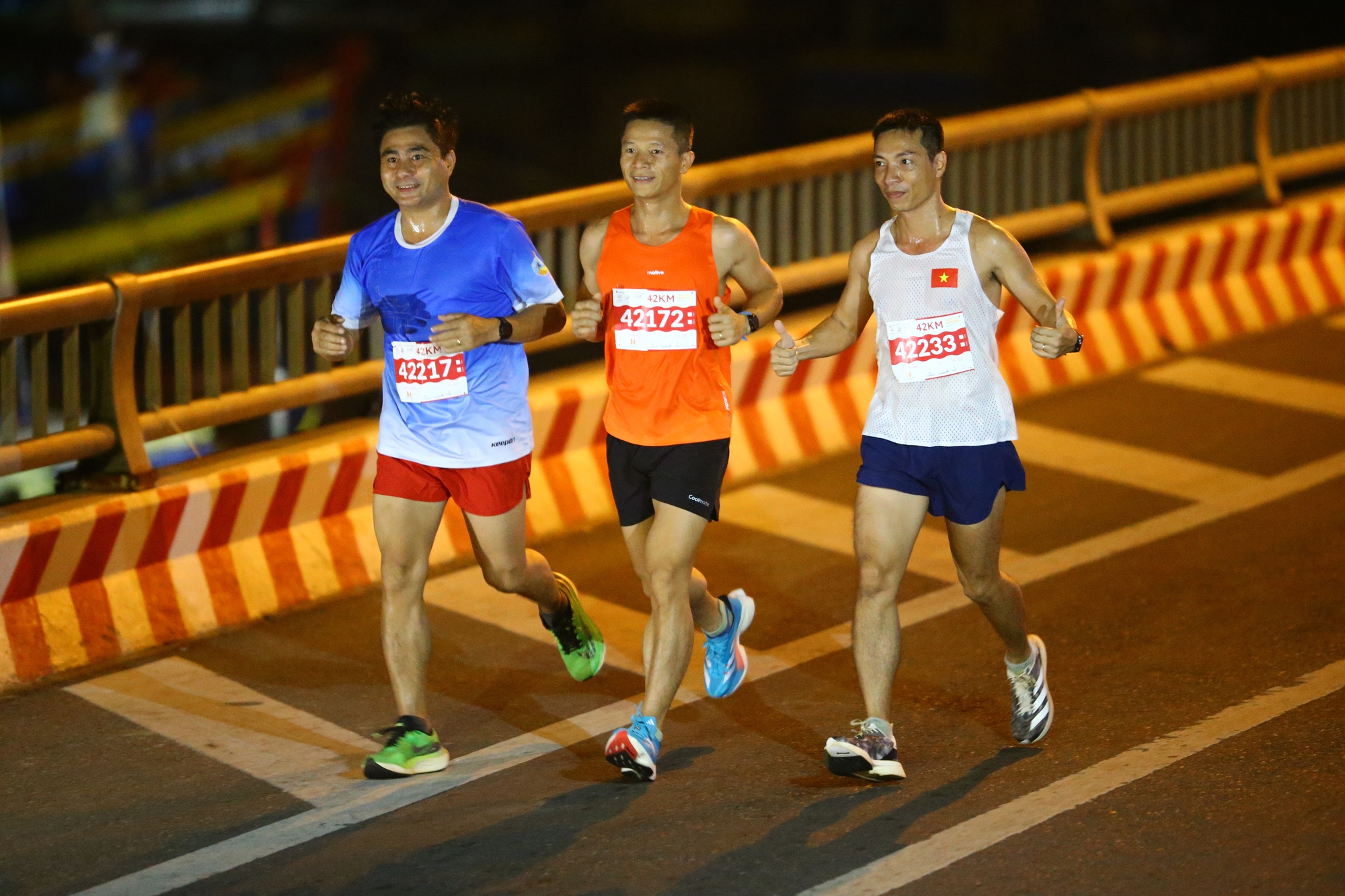 Cựu tuyển thủ Phạm Thị B&igrave;nh chinh phục Phan Thiết Marathon 2023 - Ảnh 3.