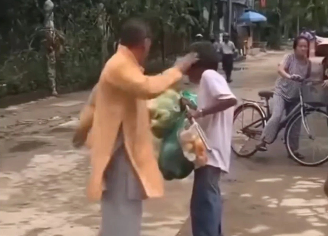 Sở TT-TT v&agrave;o cuộc vụ facebook Đo&agrave;n Ngọc Hải đăng clip nh&agrave; sư đ&aacute;nh người
