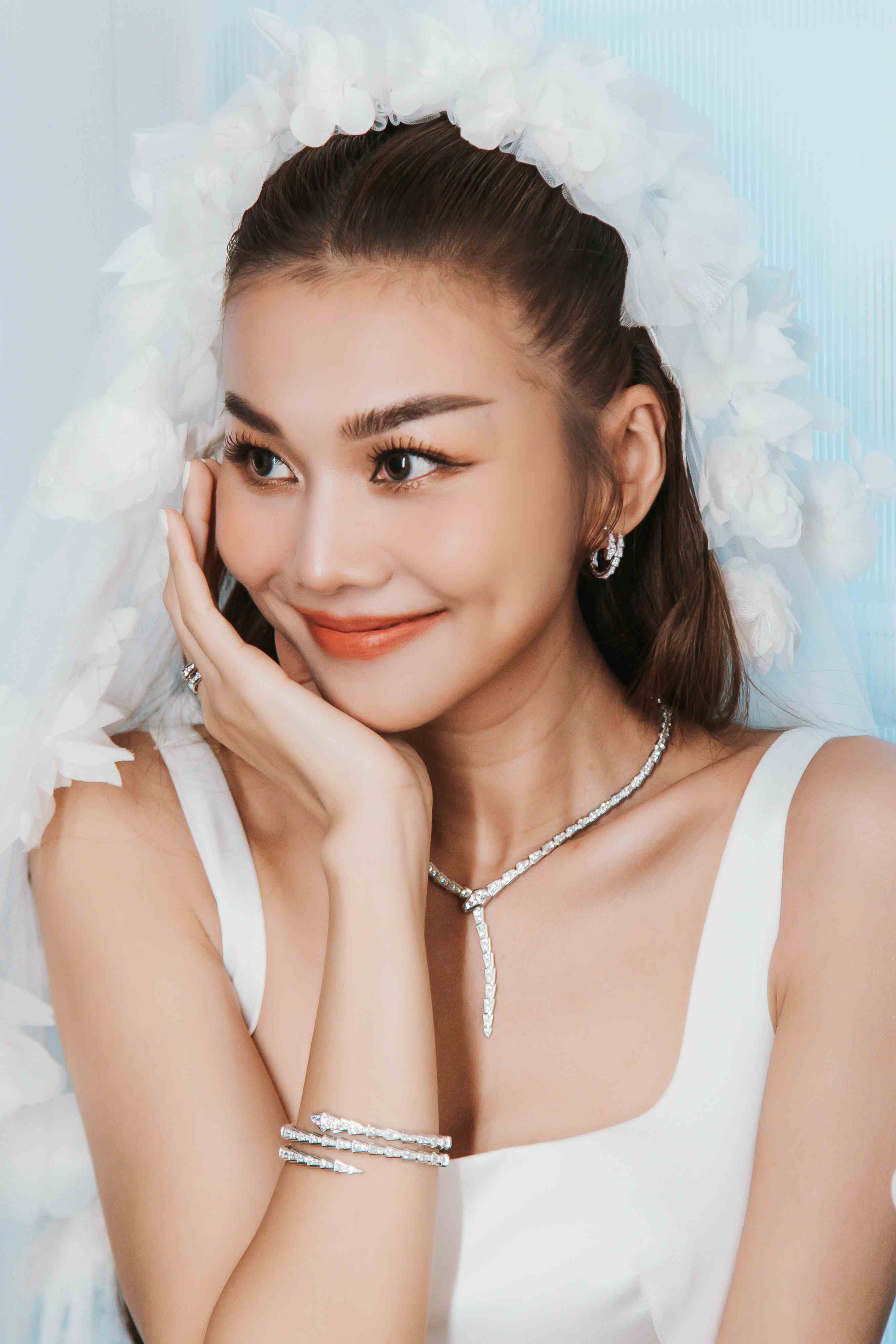 Những chi tiết lạ trong lễ cưới của si&ecirc;u mẫu Thanh Hằng - Ảnh 14.