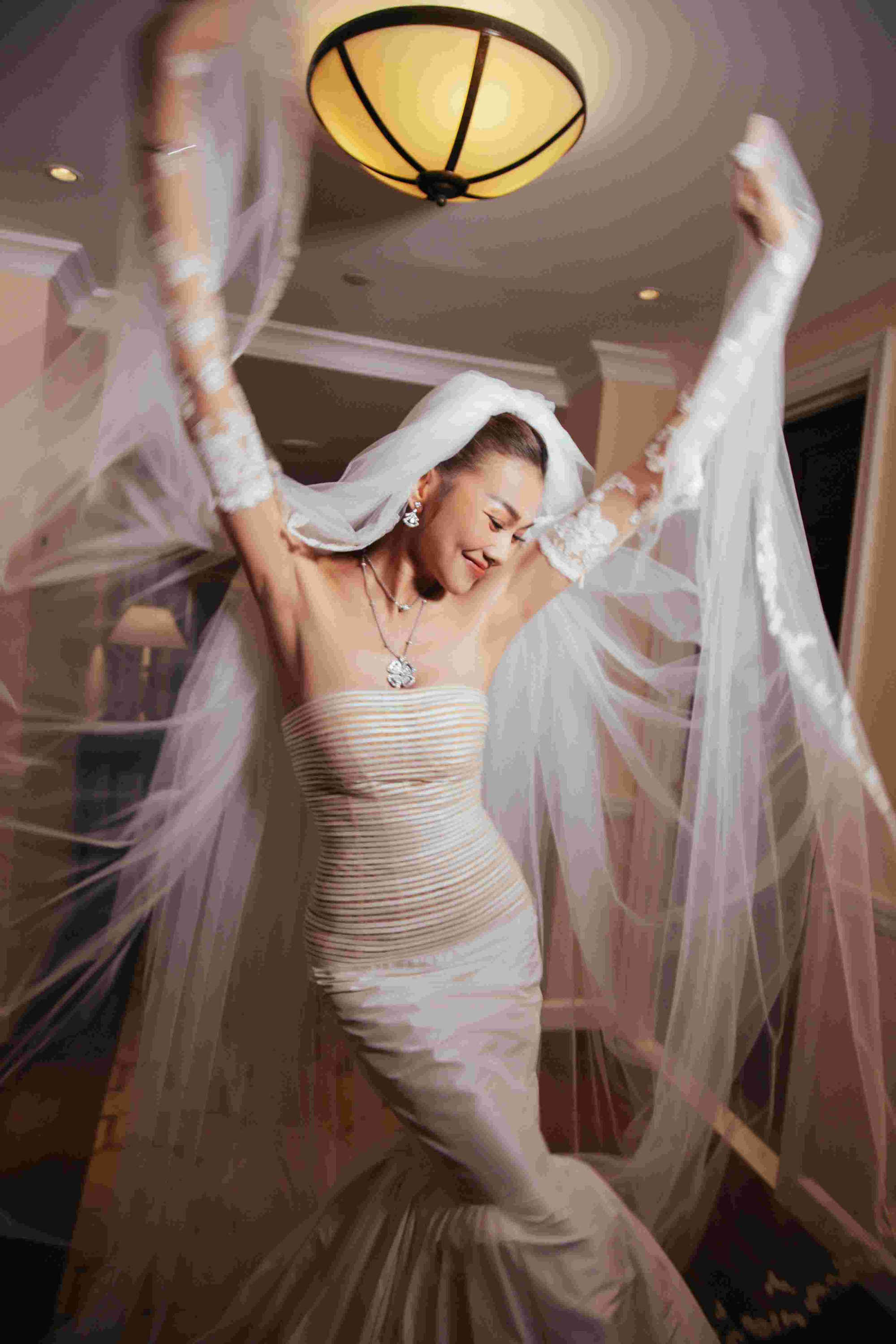 Những chi tiết lạ trong lễ cưới của si&ecirc;u mẫu Thanh Hằng - Ảnh 10.