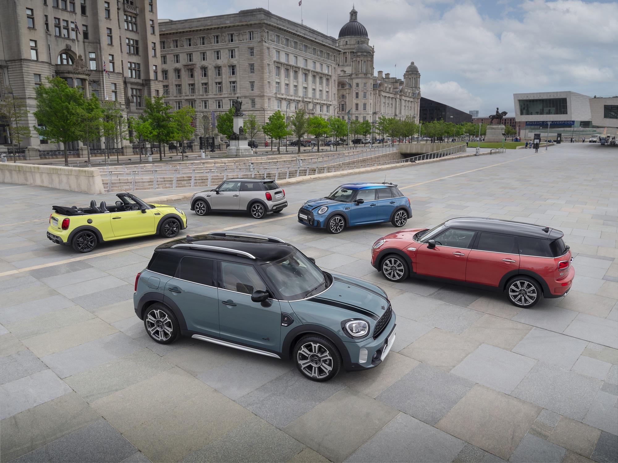 Cơ hội sở hữu xe MINI với ưu đãi đến 50% phí trước bạ