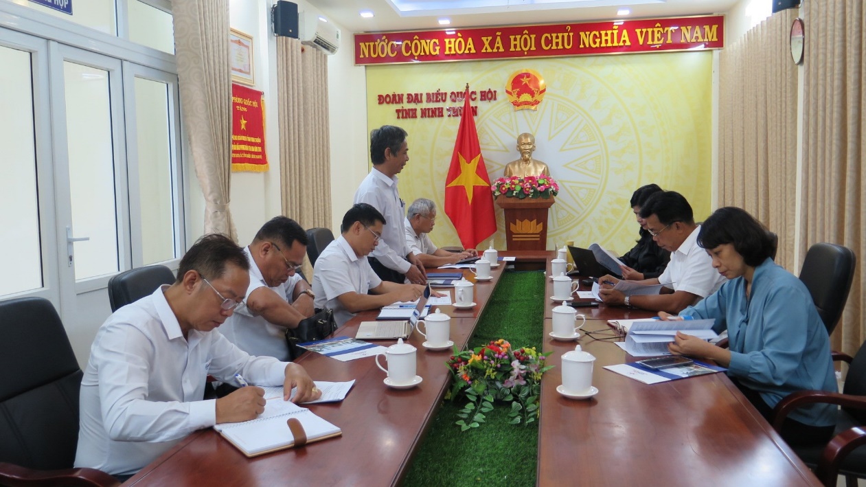 Điện lực c&aacute;c tỉnh ph&iacute;a Nam lắng nghe &yacute; kiến đại biểu Quốc hội v&agrave; cử tri - Ảnh 4.