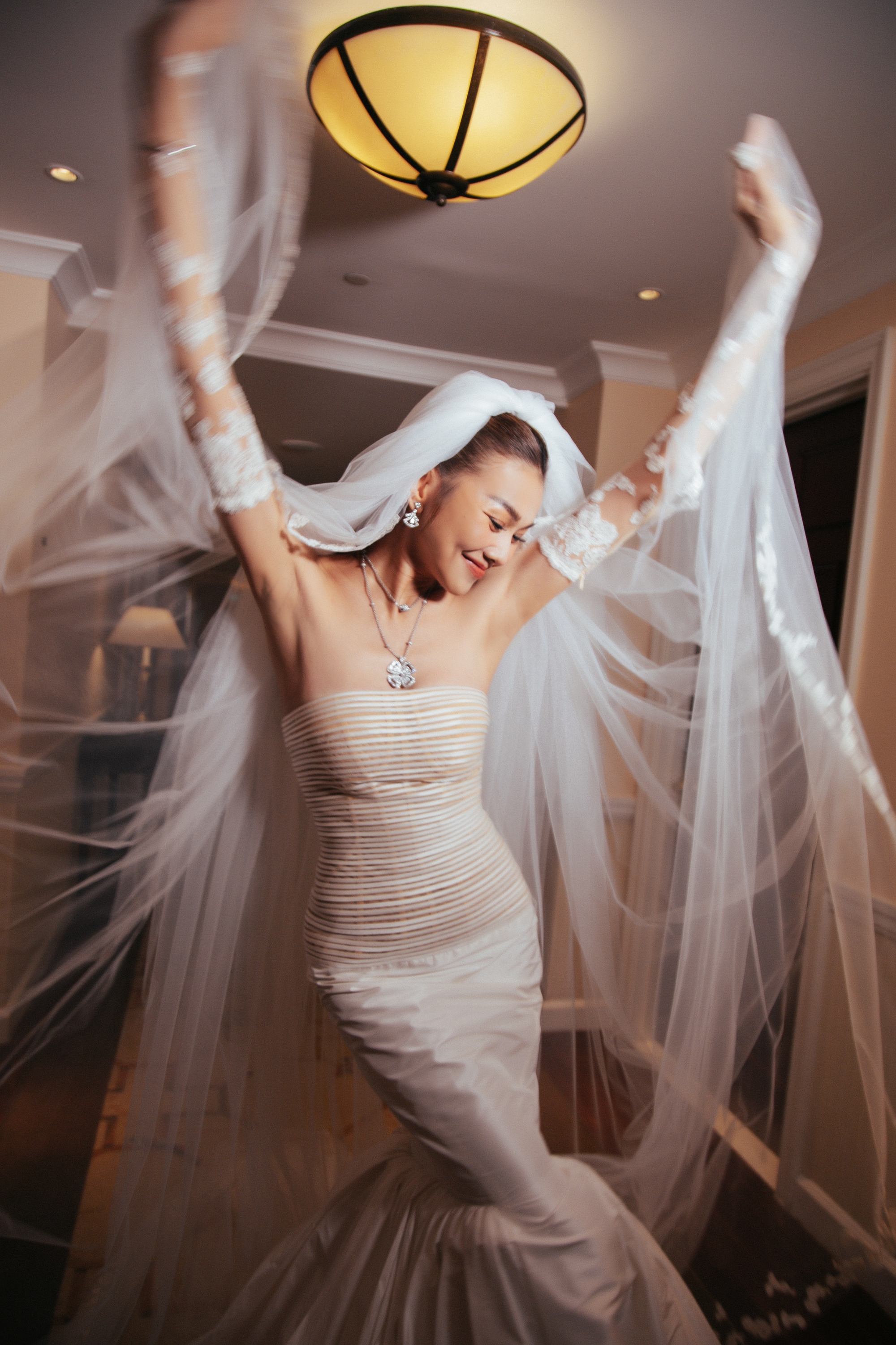 Những chi tiết lạ trong lễ cưới của si&ecirc;u mẫu Thanh Hằng - Ảnh 16.