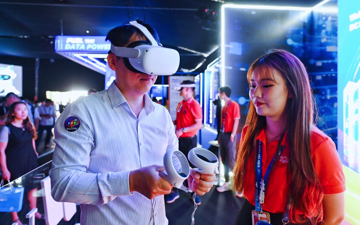 Giới c&ocirc;ng nghệ từ khắp ch&acirc;u lục đến FPT Techday 2023 - Ảnh 5.
