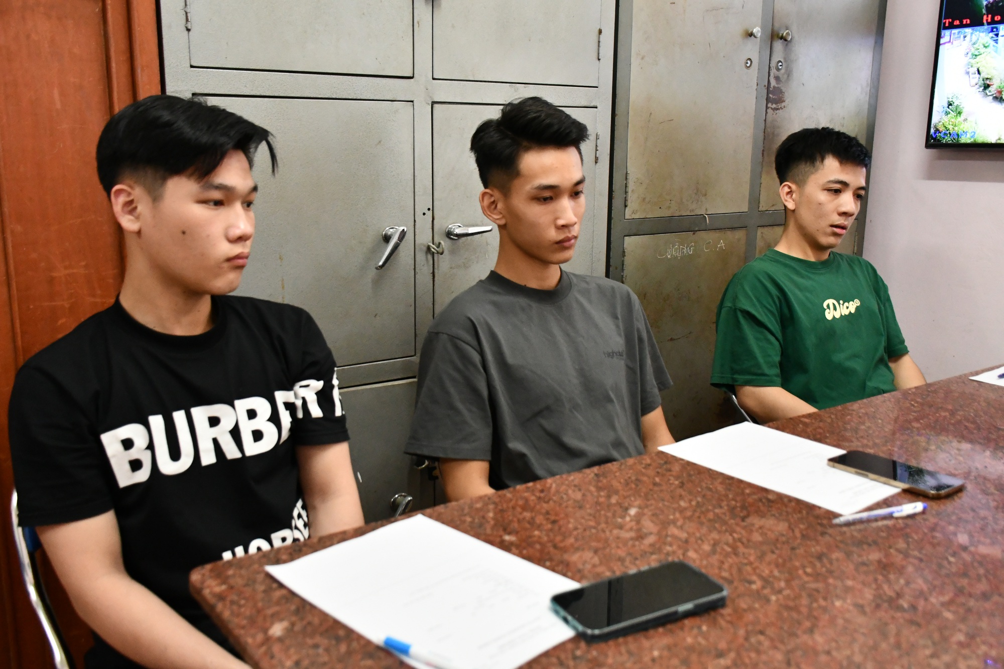Tạm giữ khẩn cấp 3 đối tượng “biểu diễn” mô tô