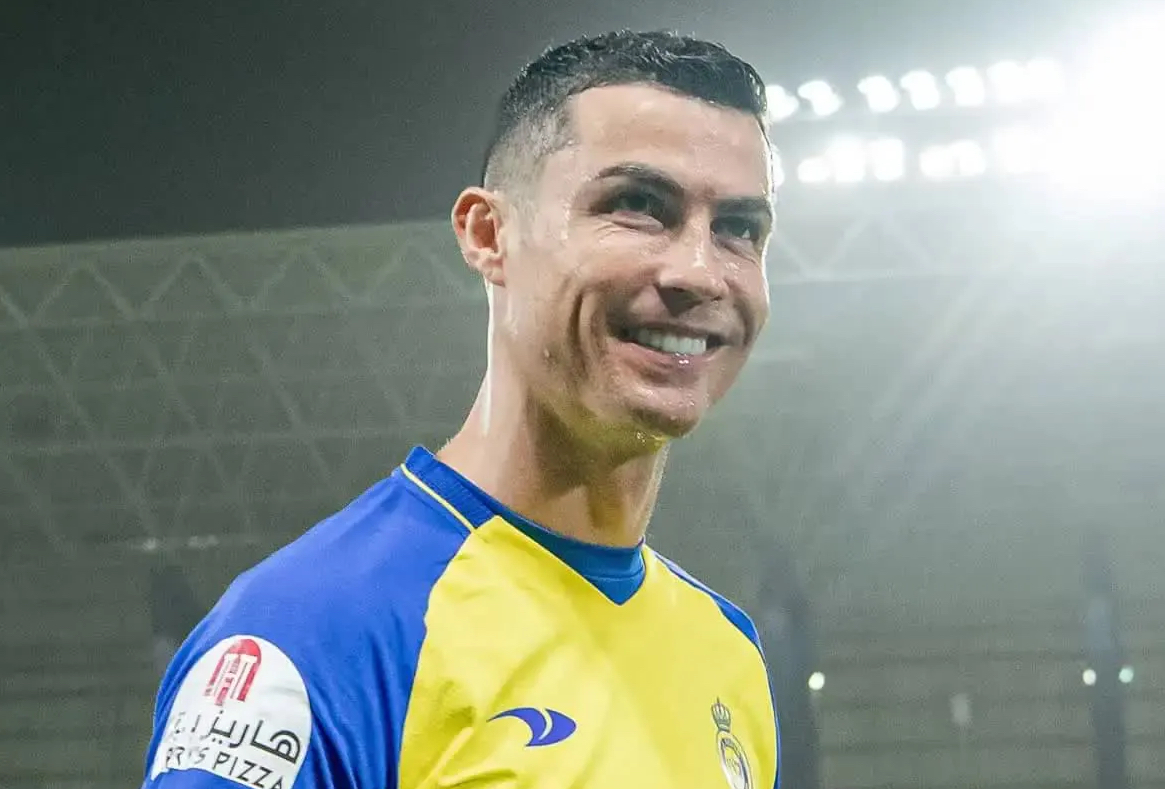 Ronaldo lại vượt Messi, dẫn đầu tốp vận động viên được tìm kiếm nhiều nhất