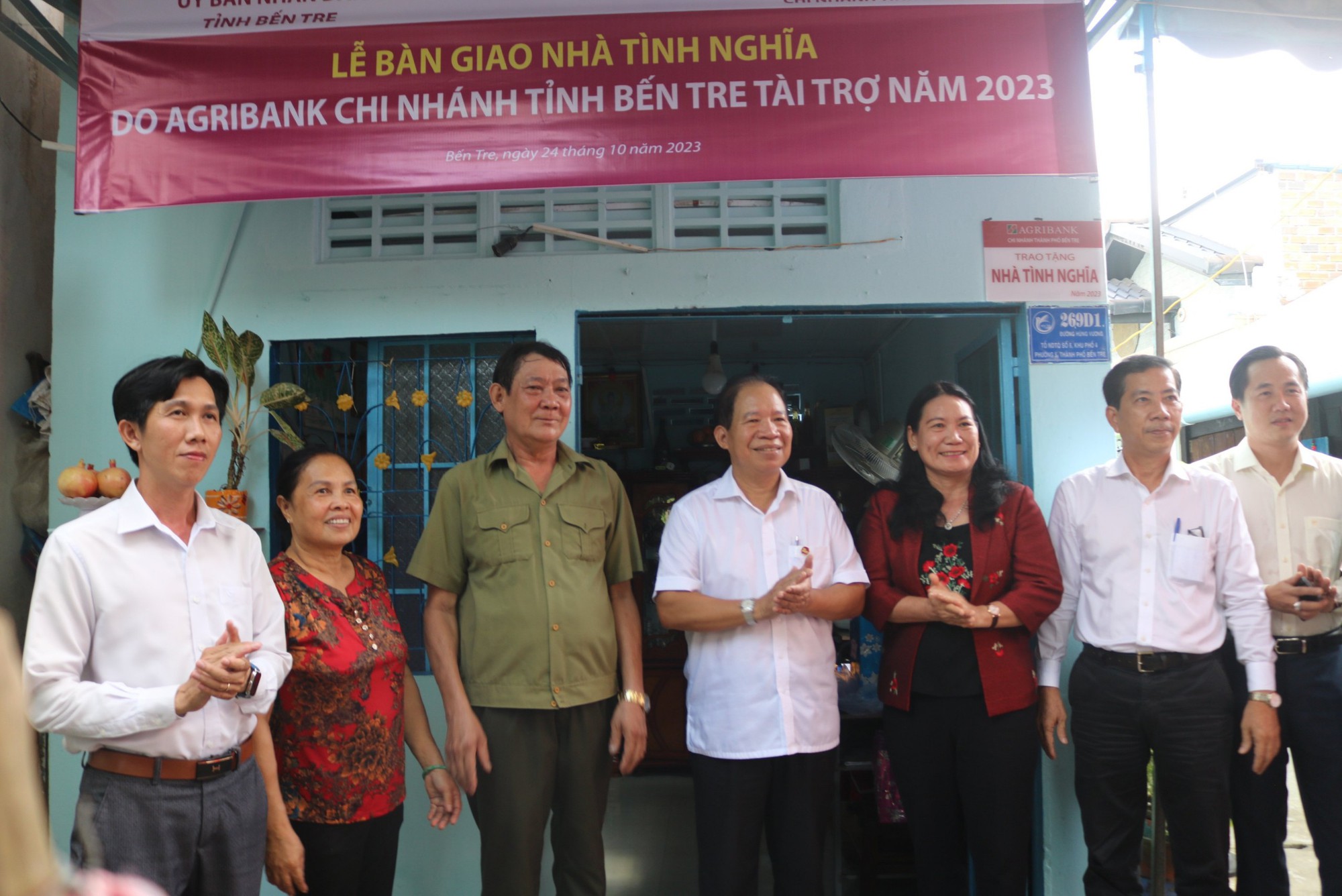 Agribank Bến Tre tài trợ 40 căn nhà và 2 xe cứu thương cho tỉnh Bến Tre - Ảnh 5.