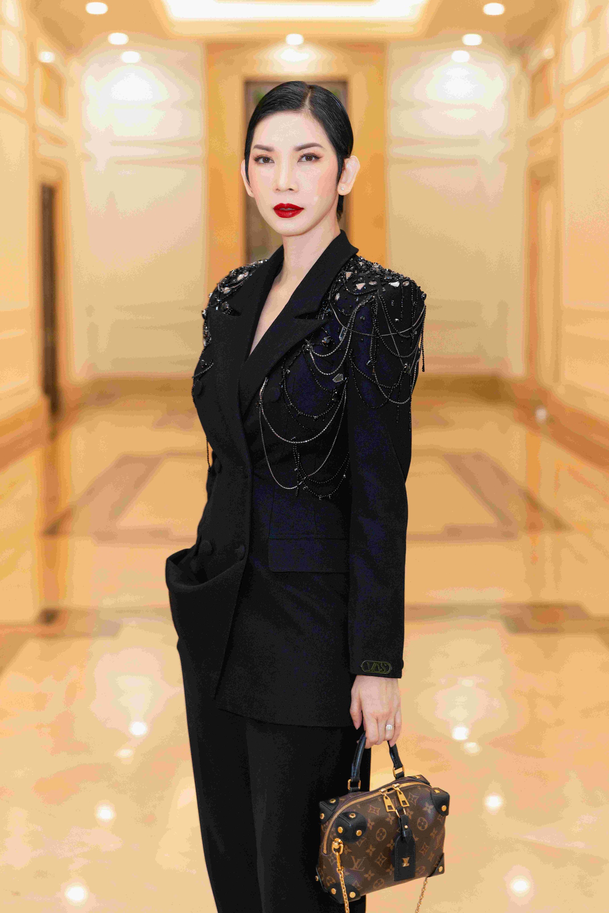 Si&ecirc;u mẫu Xu&acirc;n Lan đoạt giải Mentor của năm 2023 - Ảnh 3.