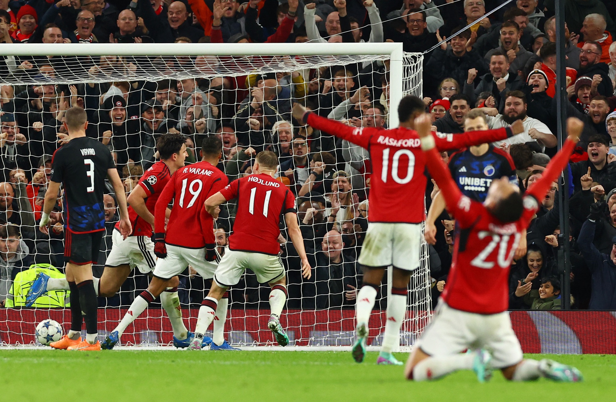 Năm điểm nhấn trong chiến thắng th&oacute;t tim của Man United trước FC Copenhagen - Ảnh 5.