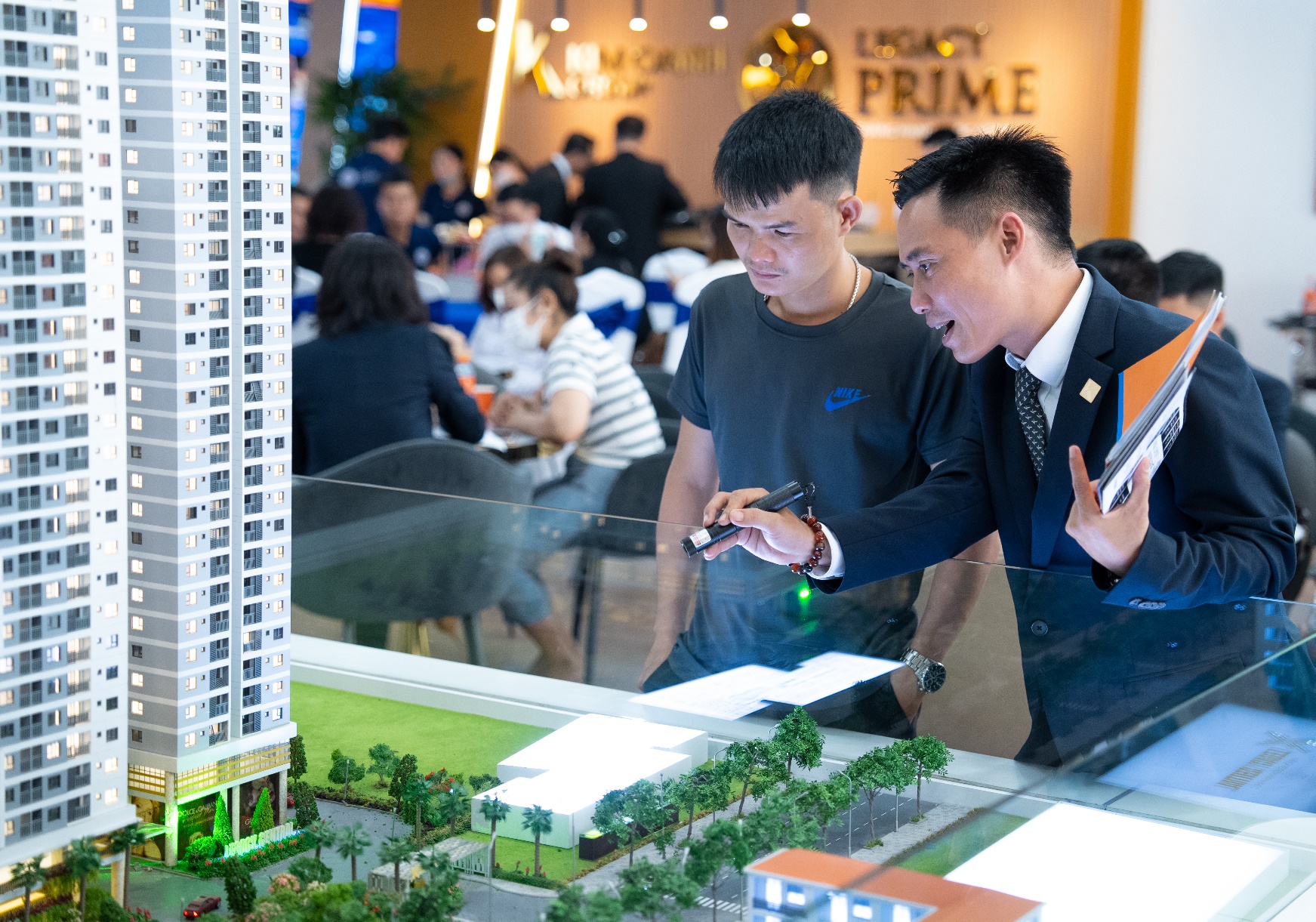 Mua nhà đón Tết: Căn hộ ở thực, sắp bàn giao đắt hàng