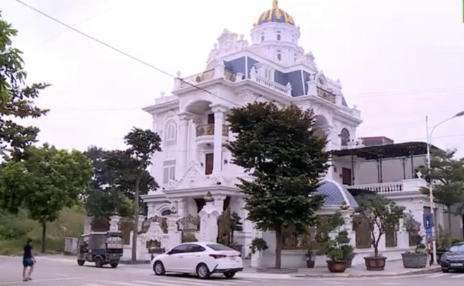 Nhóm nam, nữ thanh niên "mở tiệc thác loạn" trong biệt thự "khủng"