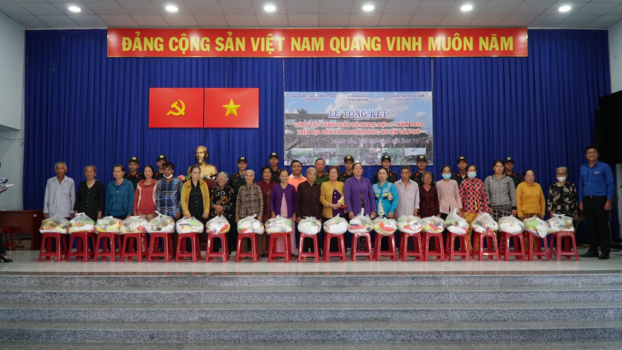 Trung đoàn Cảnh sát cơ động Đông Nam TP HCM: Mang sức trẻ thắt chặt tình quân dân