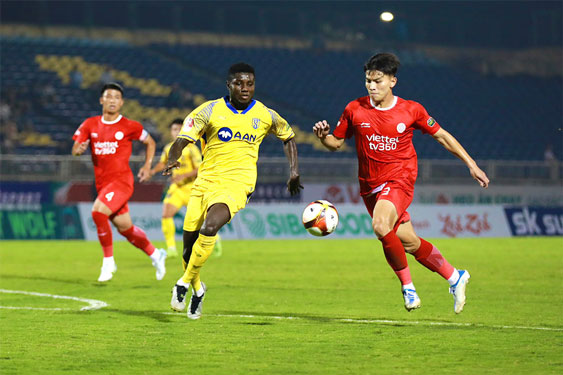 Hấp dẫn màn so tài trên sân Hàng Đẫy