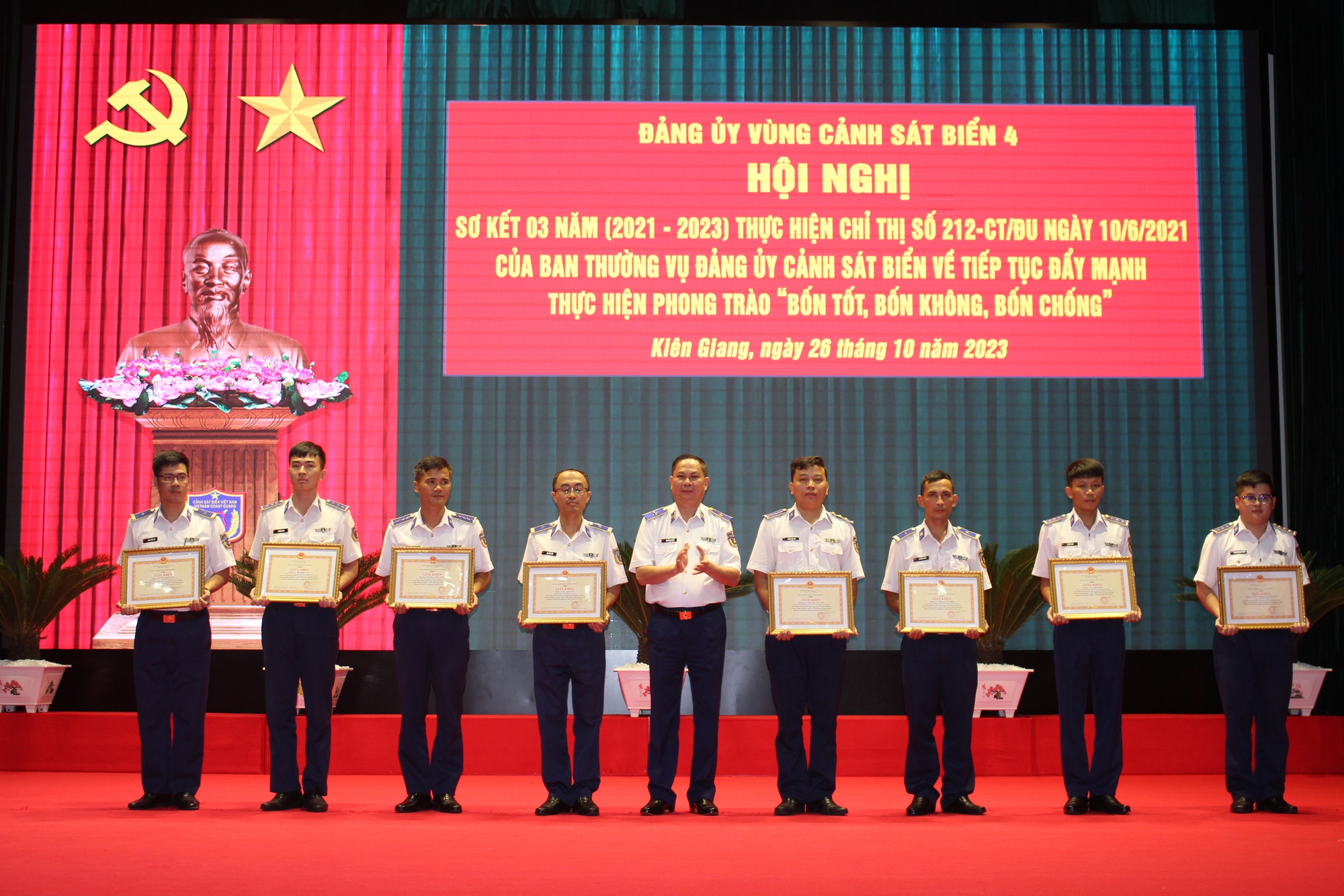 Trung tướng Bùi Quốc Oai biểu dương Bộ Tư lệnh Vùng Cảnh sát biển 4