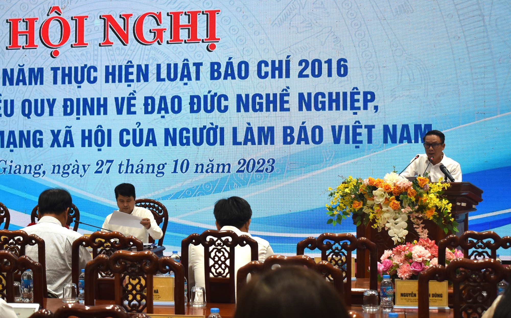 Tạo môi trường pháp lý cho báo chí hoạt động hiệu quả - Ảnh 1.