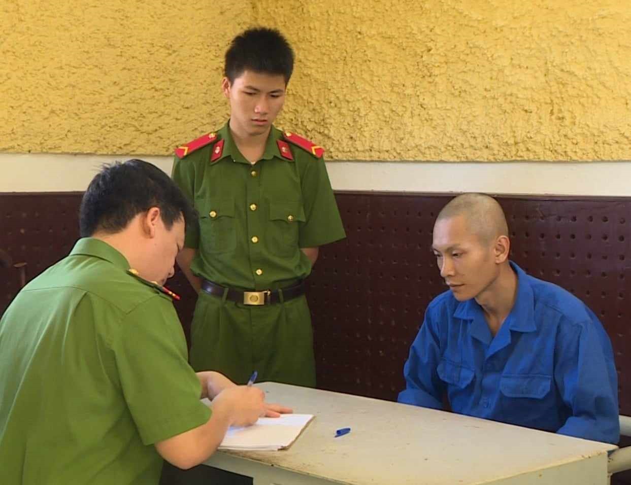 "Nổ" công tác tại trung ương, lừa chạy án 800 triệu đồng