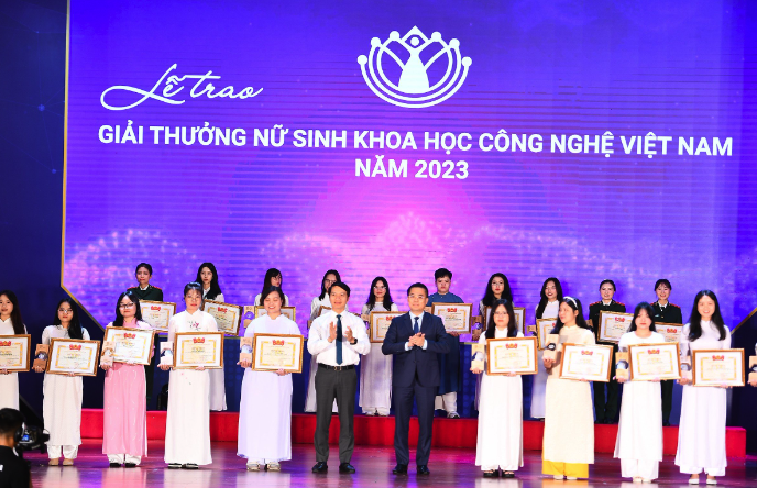 10 t&agrave;i năng trẻ xuất sắc nhận giải thưởng Quả cầu v&agrave;ng 2023 - Ảnh 4.