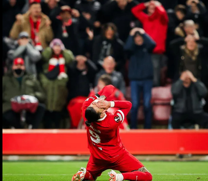 "Chân gỗ" Nunez lỡ bàn thắng khó tin, Liverpool ra oai hạ gục Toulouse