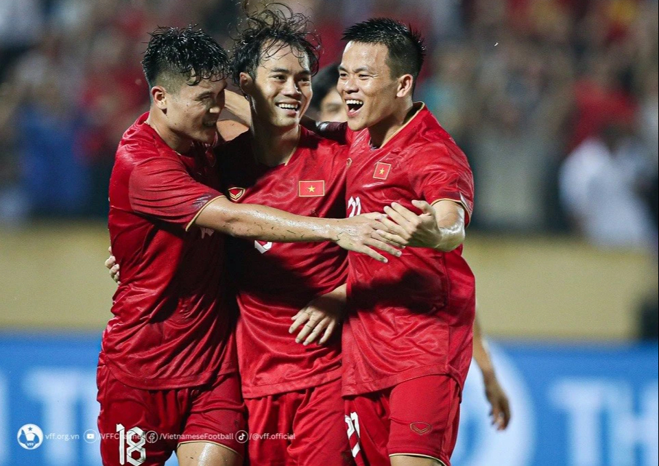 Tuyển Việt Nam tăng bậc trên bảng xếp hạng FIFA