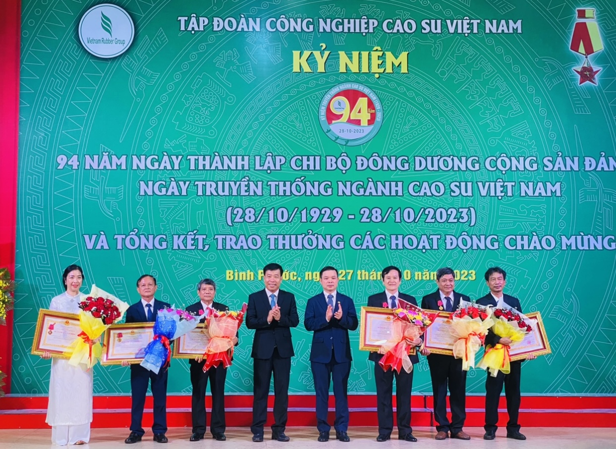 Tập đoàn Công nghiệp Cao su Việt Nam: Từ khó khăn vươn lên dẫn đầu