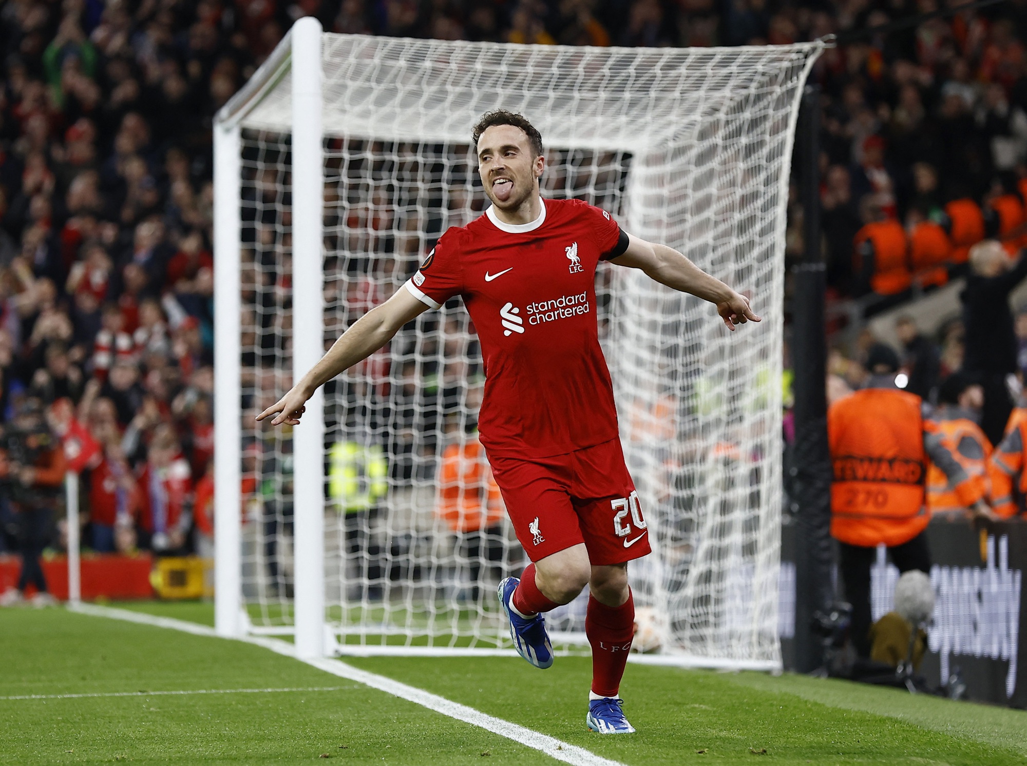 Chân gỗ Nunez lỡ bàn thắng khó tin, Liverpool ra oai hạ gục Toulouse - Ảnh 7.
