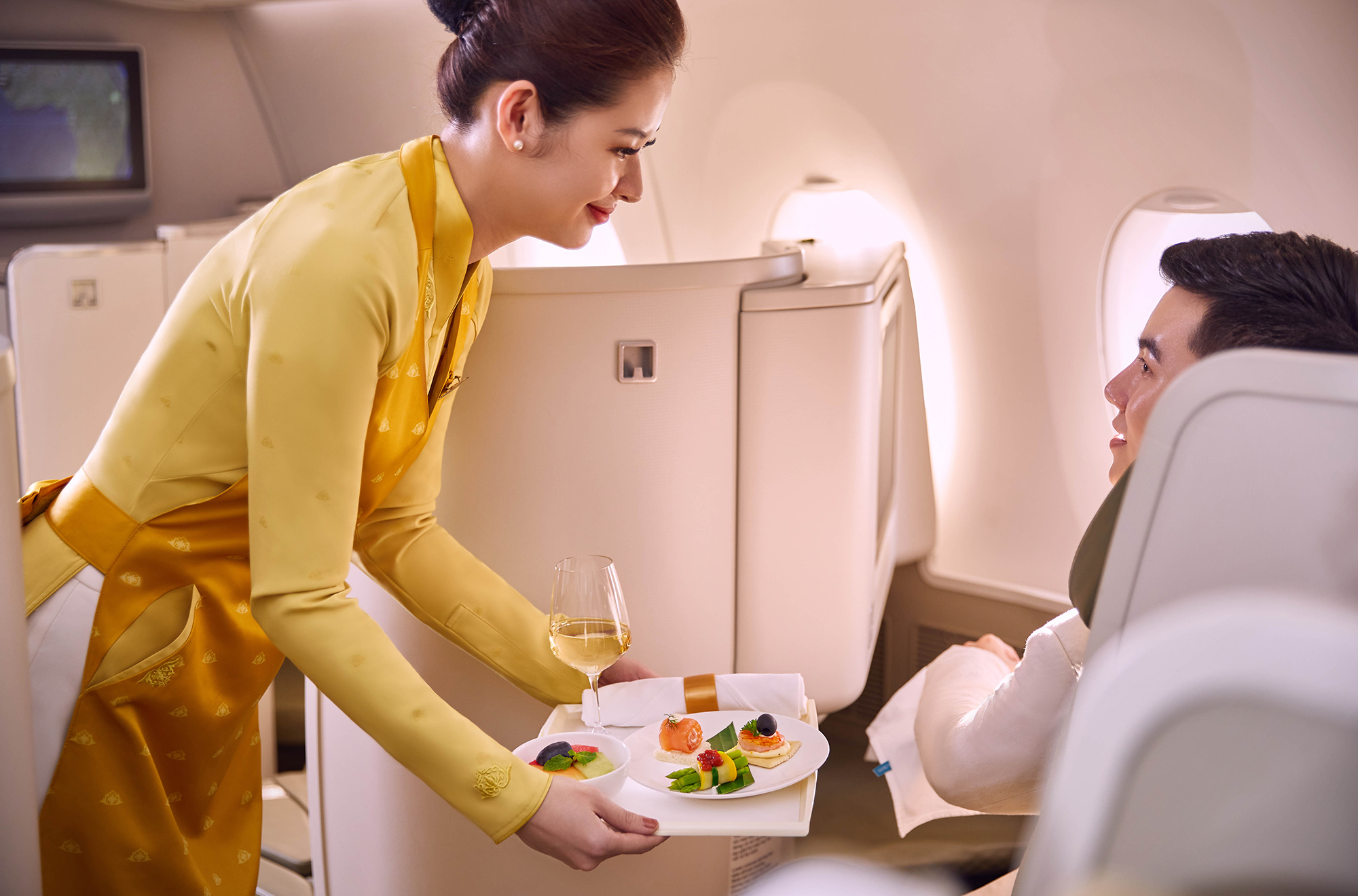Số hóa thực đơn chuyến bay, Vietnam Airlines hạn chế hàng chục tấn giấy thải mỗi năm