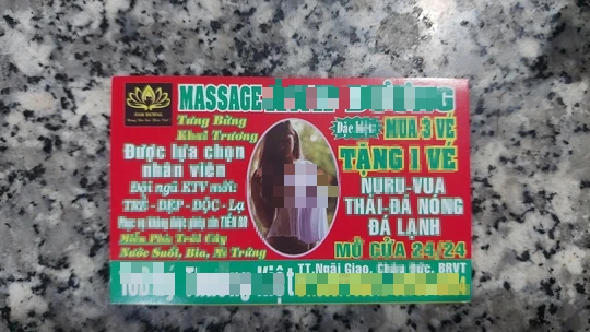 Phạt 1 công ty phát danh thiếp có hình ảnh khiêu gợi mời massage
