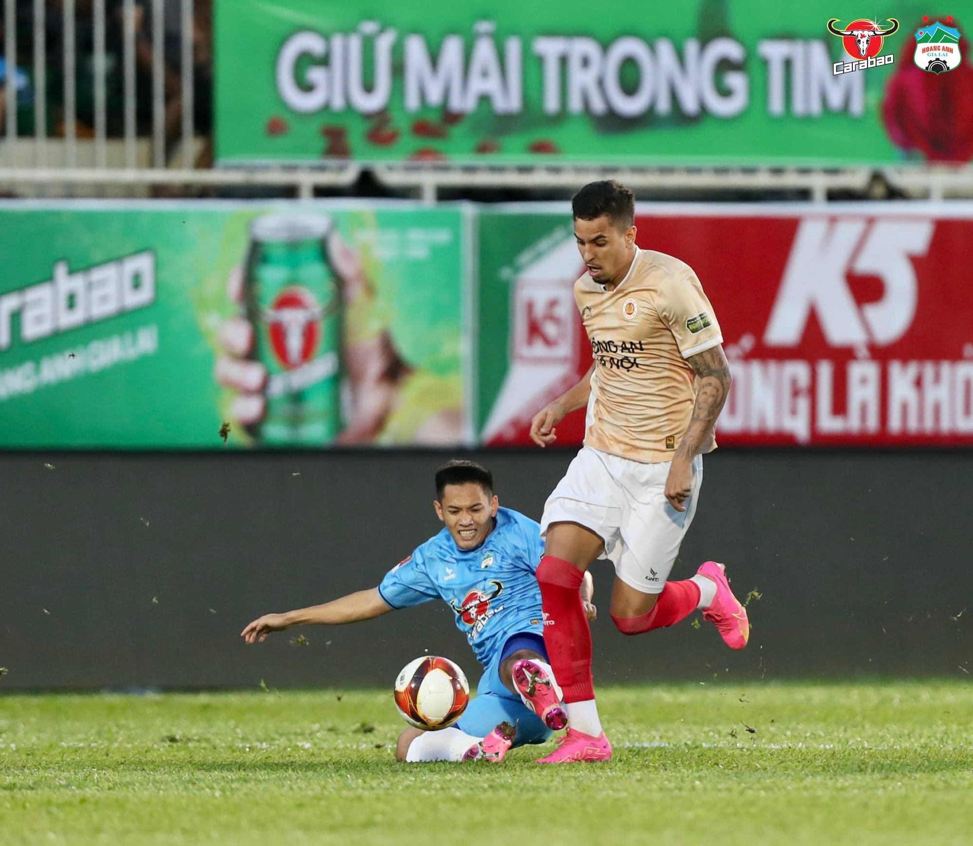 CLB Ho&agrave;ng Anh Gia Lai thua đậm trước nh&agrave; v&ocirc; địch V-League - Ảnh 5.