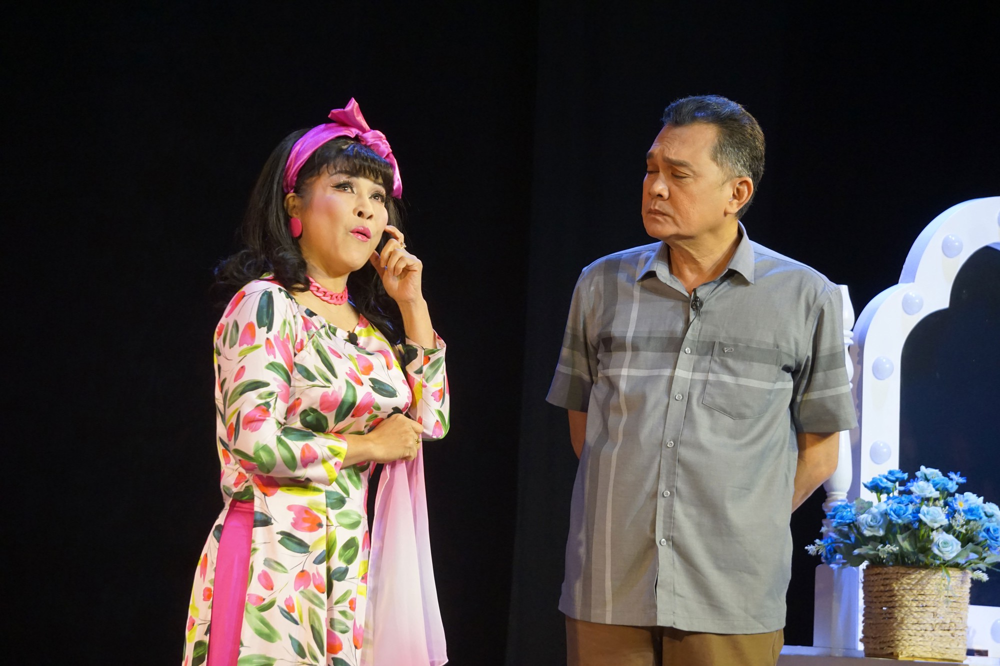 NSƯT Hữu Châu: Sân khấu sáng đèn, tôi mừng lắm! - Ảnh 3.