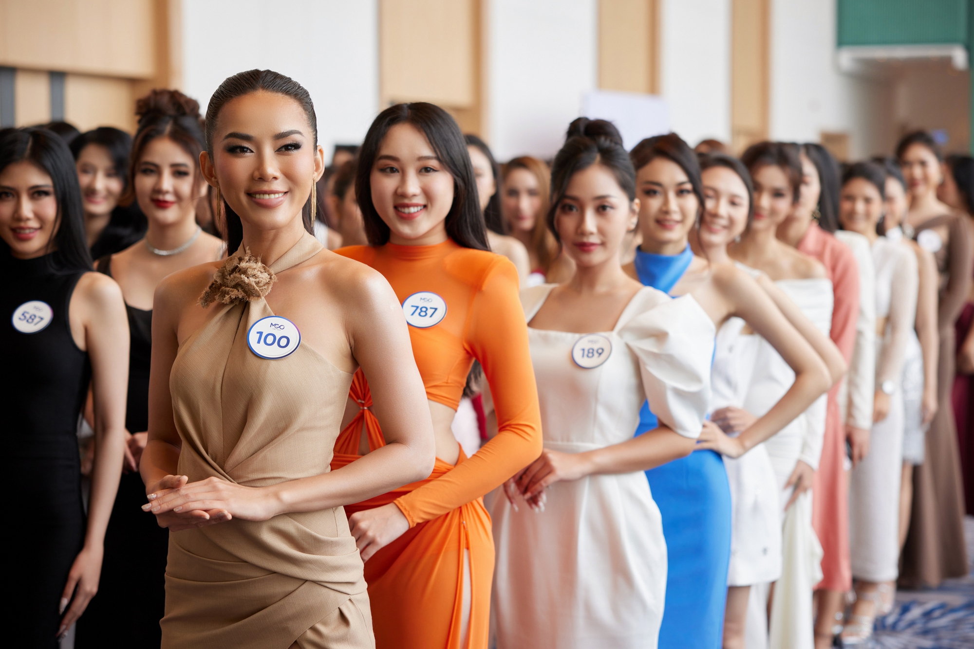Hoa hậu Ho&agrave;n vũ Việt Nam 2023: lộ diện 10 tấm v&eacute; quyền lực, đặc c&aacute;ch v&agrave;o top 59 - Ảnh 8.