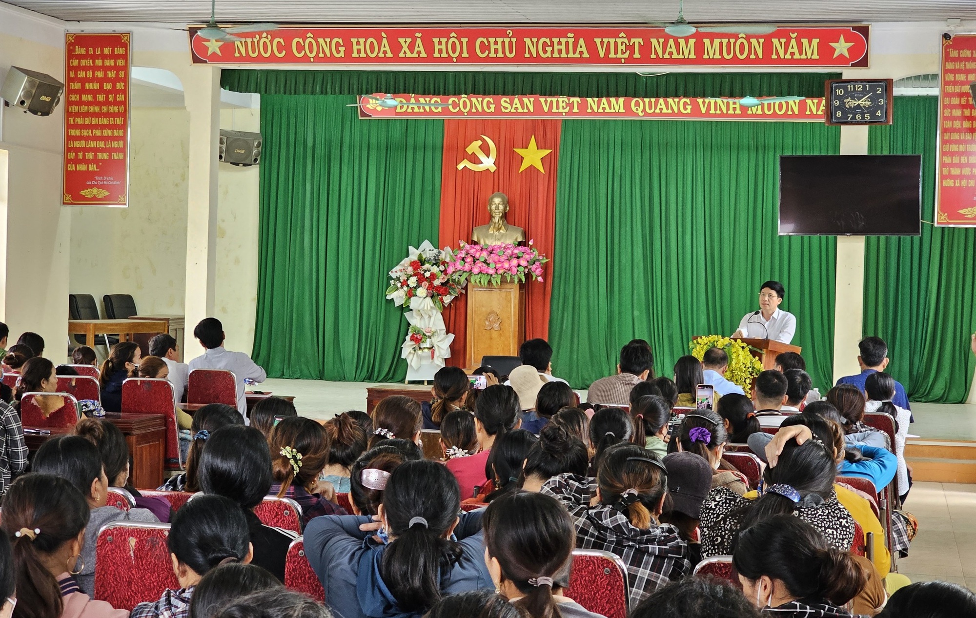 Kh&aacute;m x&eacute;t khẩn cấp nh&agrave; người phụ nữ k&iacute;ch động g&acirc;y rối tại Khu kinh tế Nghi Sơn - Ảnh 3.