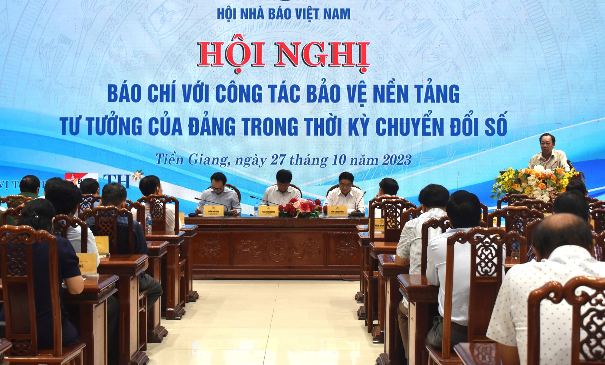 Báo chí đấu tranh với thông tin xấu, độc - Ảnh 1.