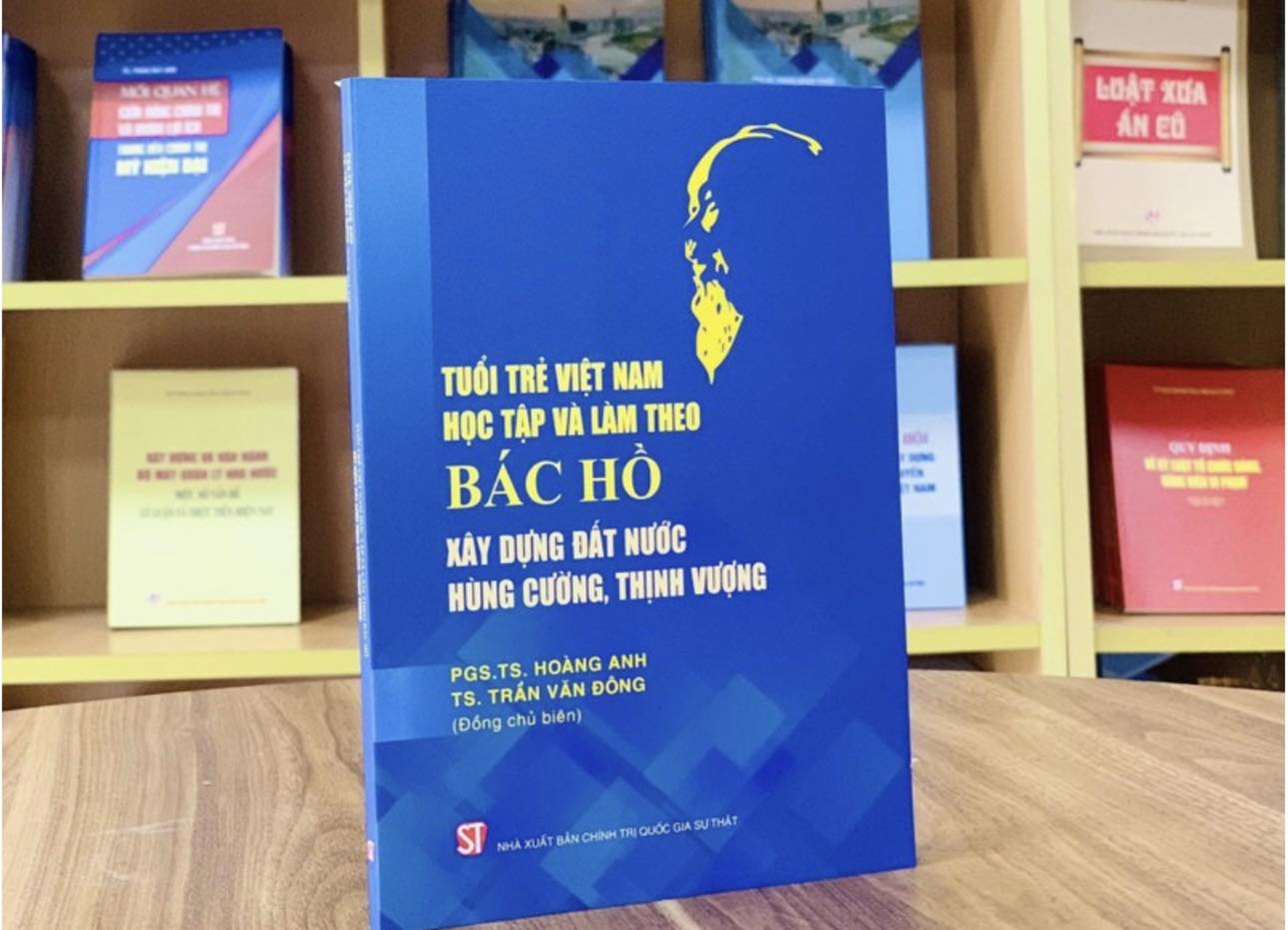 Ra mắt tác phẩm về tuổi trẻ học tập, làm theo gương Bác