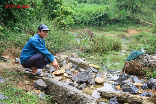 Mục sở thị th&ocirc;n 14 năm sa lầy dự &aacute;n thủy lợi Bản Mồng - Ảnh 12.